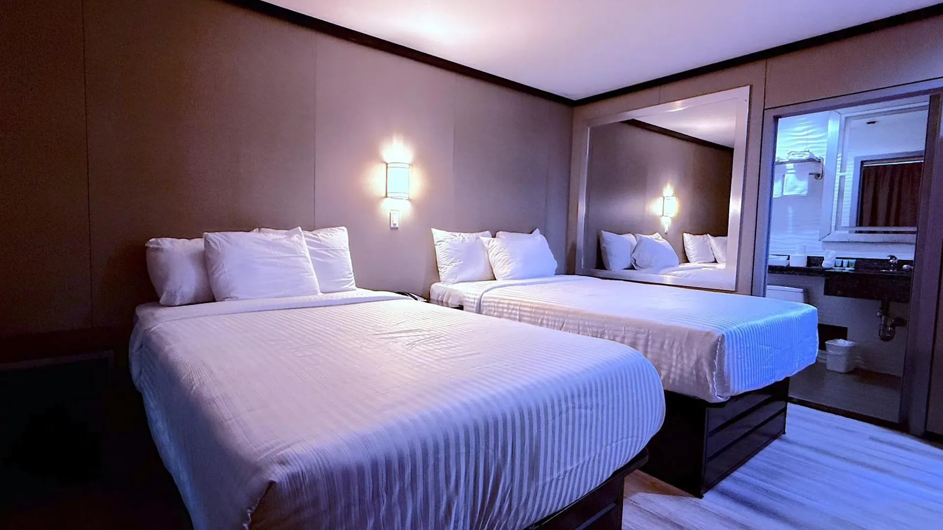 Umbrella Hotel Bronx New York